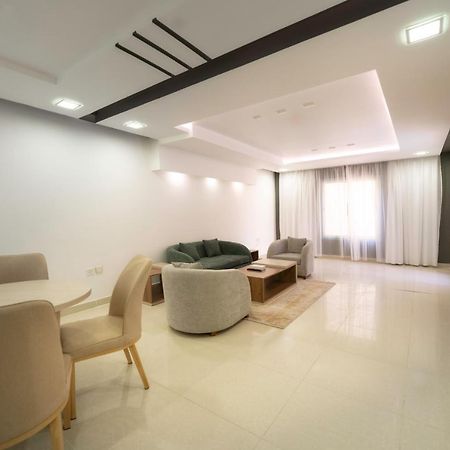 Mirada Gold Jizan - Resort & Private Pools Εξωτερικό φωτογραφία A living room in a condominium
