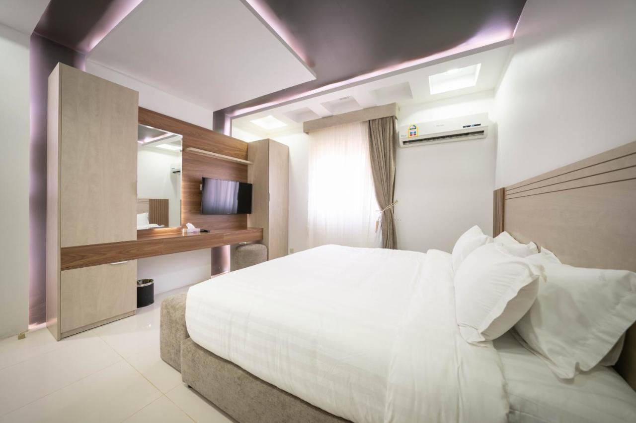 Mirada Gold Jizan - Resort & Private Pools Εξωτερικό φωτογραφία A bedroom in a hotel