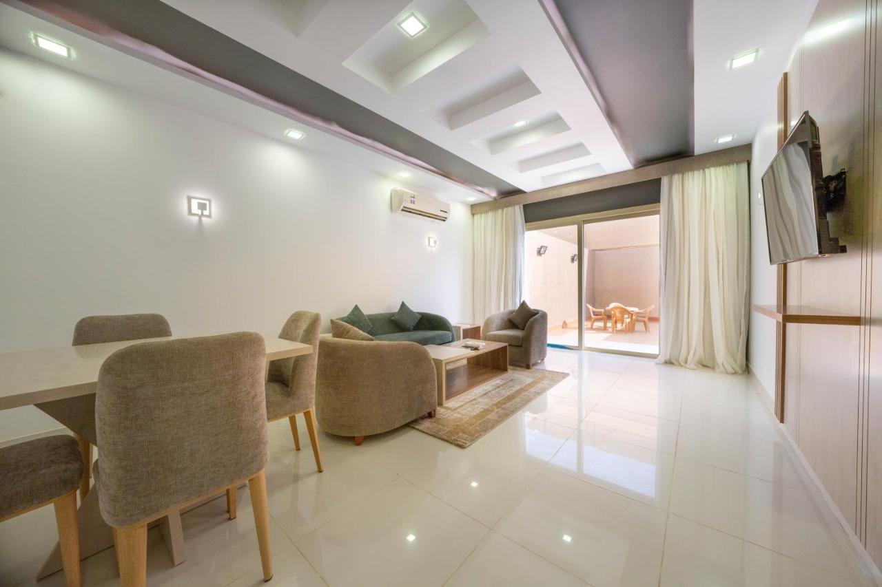 Mirada Gold Jizan - Resort & Private Pools Εξωτερικό φωτογραφία A living room in a modern apartment