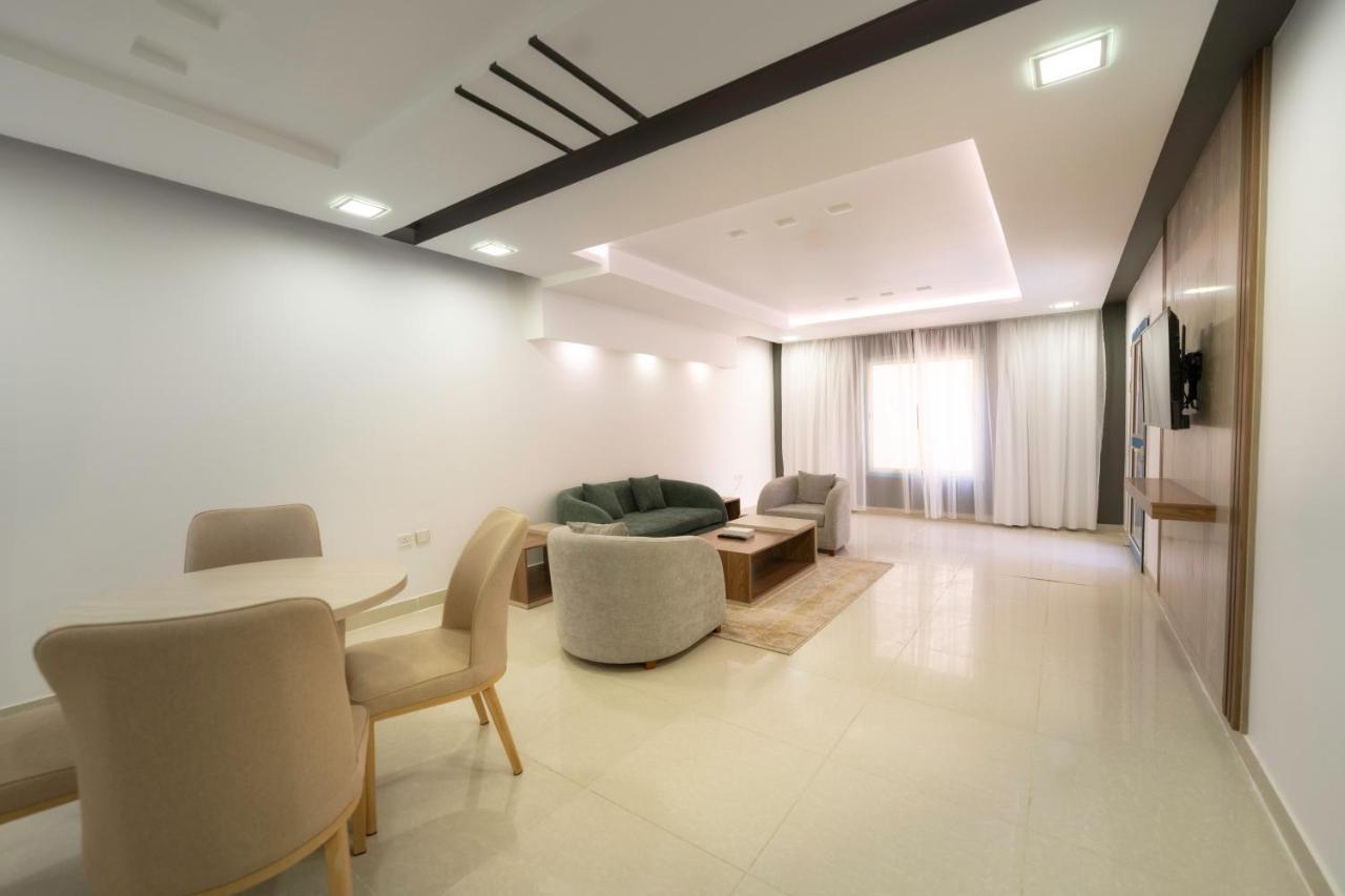 Mirada Gold Jizan - Resort & Private Pools Εξωτερικό φωτογραφία A living room in a condominium